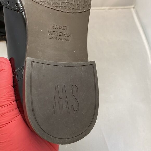 Stuart Weitzman Mrgill Lace-Up
Leather Oxford - Picture 6 of 17